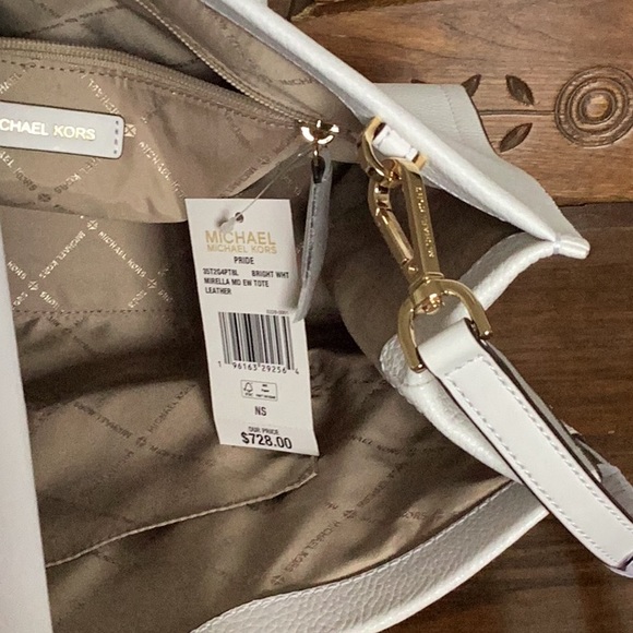 Micheal Kors Pride with bonus pin - Picture 5 of 9